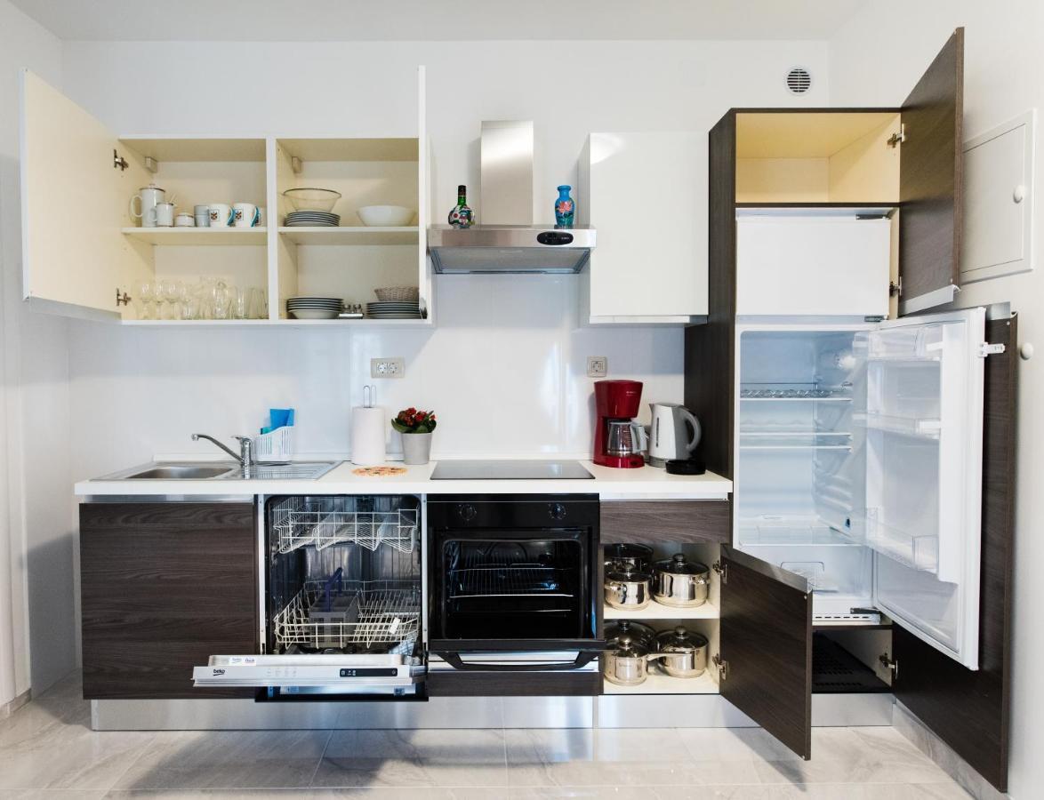 Apartments Care Donji Okrug  Екстериор снимка