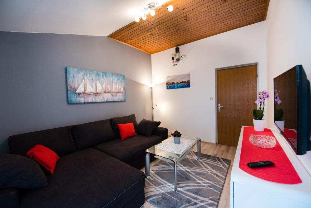 Apartments Care Donji Okrug  Екстериор снимка
